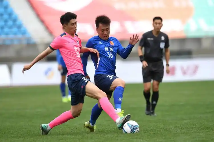 欧冠对决：巴塞罗那 VS 皇家马德里